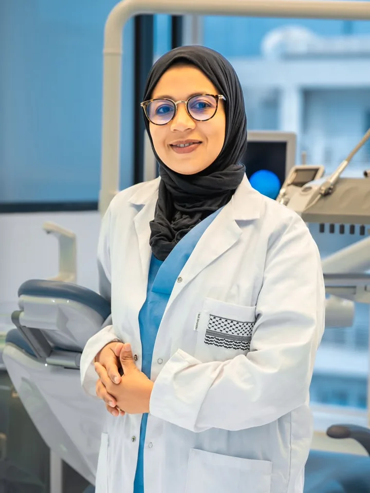Dr Mouna Ambari, chirurgien-dentiste au Cabinet Dentaire Ibn Sina à Agadir